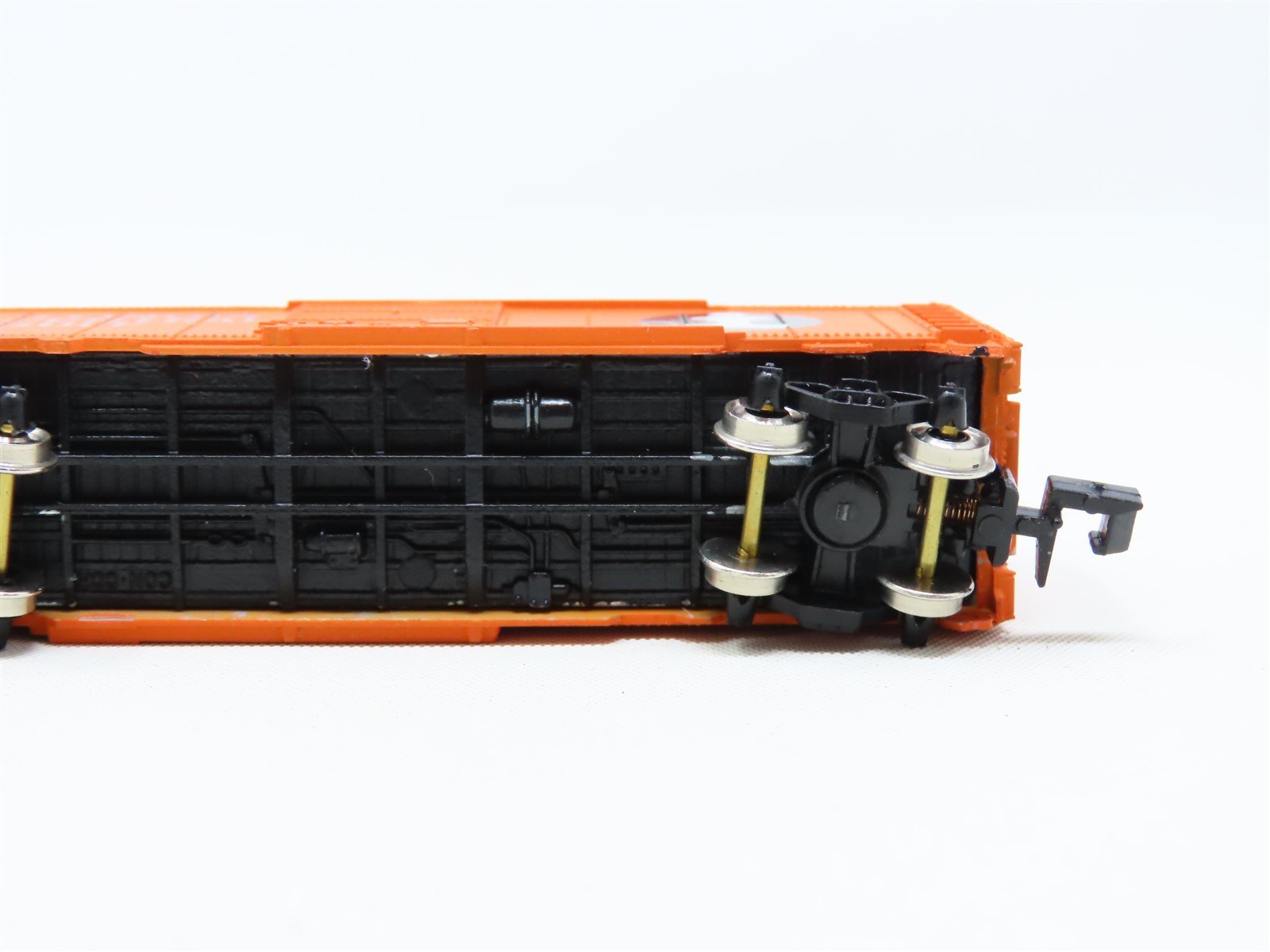 N Scale Con-Cor 0001-01004R ICG Illinois Central Gulf 40' Steel Boxcar #9949