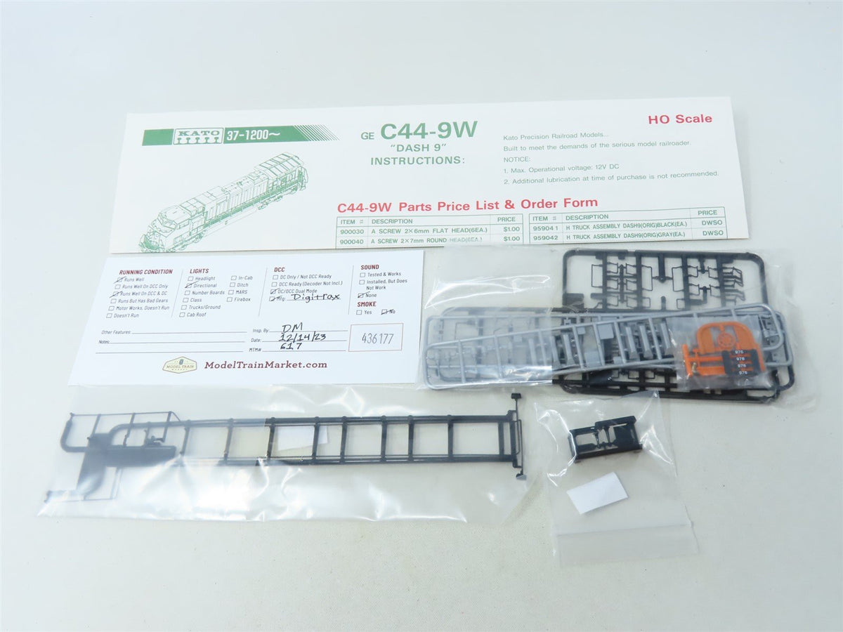 HO Scale KATO 37-1901 BNSF Railway GE C44-9W &quot;Dash 9&quot; Diesel #976 w/DCC