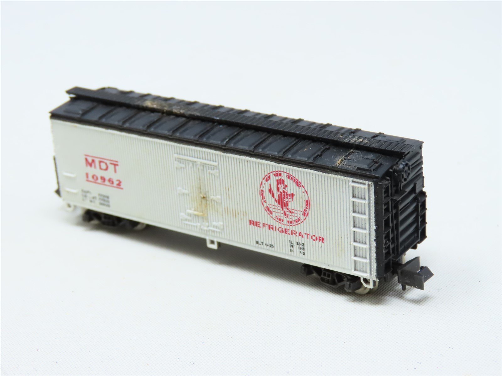 N Scale Con-Cor 1353 MDT New York Central Early Bird Service 40' Reefer #10962