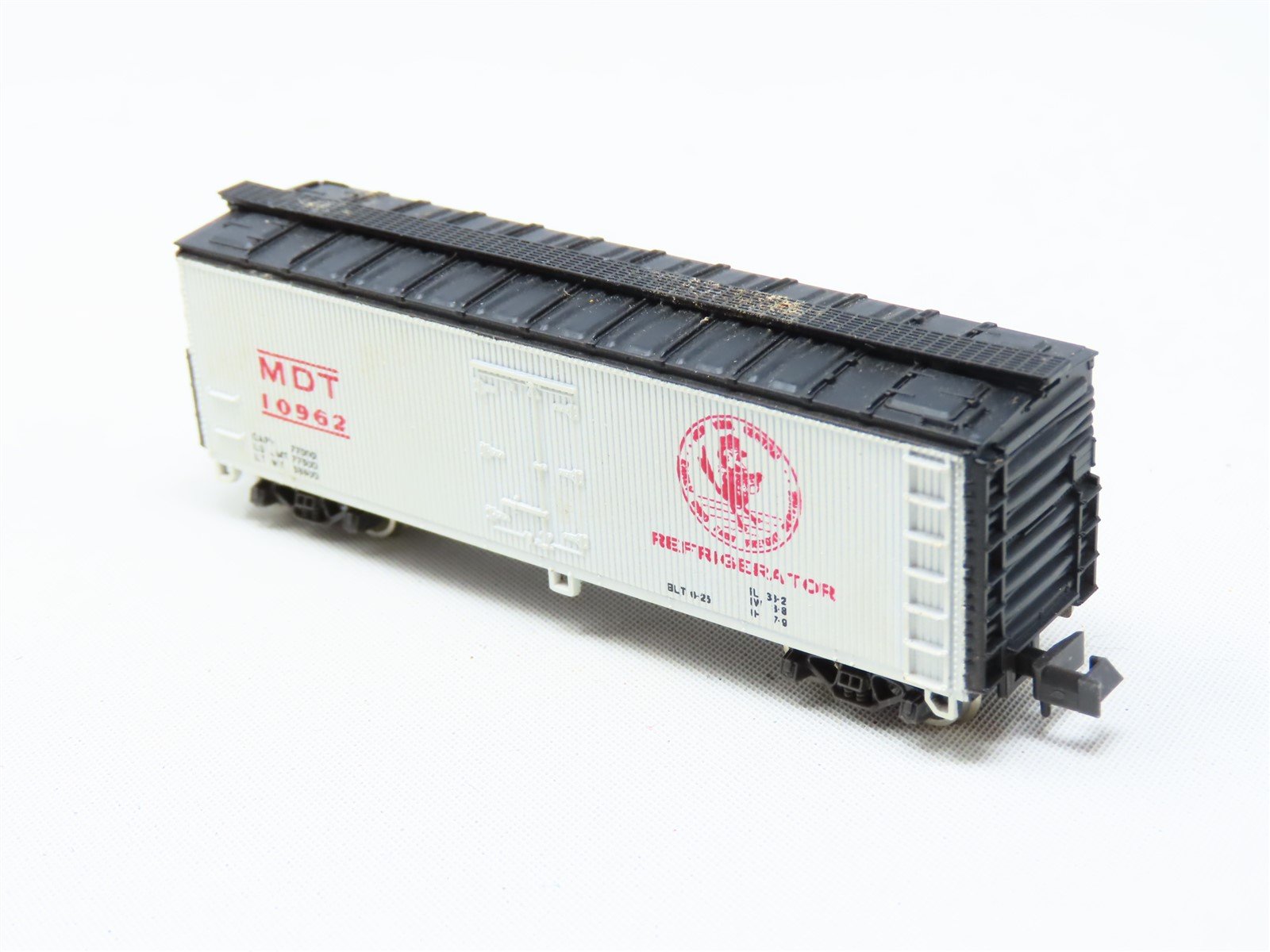 N Scale Con-Cor 1353 MDT New York Central Early Bird Service 40' Reefer #10962