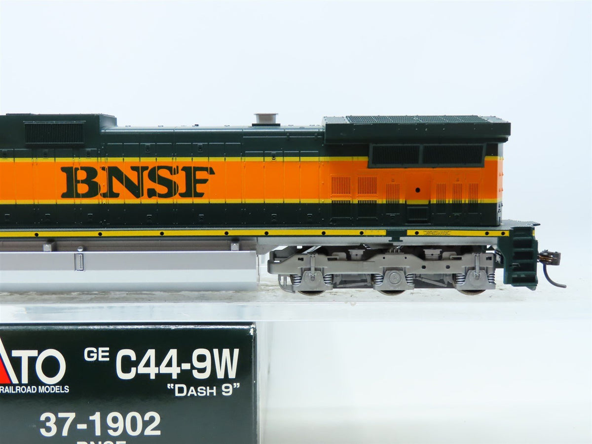 HO Scale KATO 37-1902 BNSF Railway GE C44-9W &quot;Dash 9&quot; Diesel #1005 w/DCC