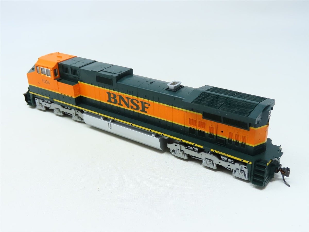 HO Scale KATO 37-1902 BNSF Railway GE C44-9W &quot;Dash 9&quot; Diesel #1005 w/DCC