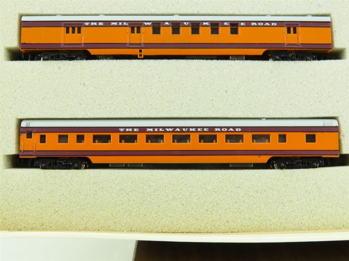 N Con-Cor Special Premiere MILW &quot;Olympian Hiawatha&quot; DL-109 Diesel Passenger Set