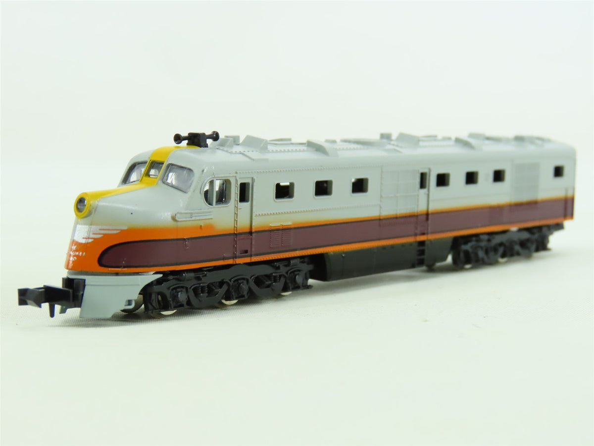 N Con-Cor Special Premiere MILW &quot;Olympian Hiawatha&quot; DL-109 Diesel Passenger Set