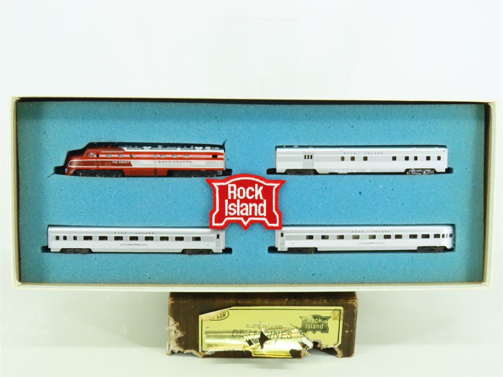 N Con-Cor Limited Edition RI "Des Moines Rocket" ALCO DL109 Diesel Passenger Set