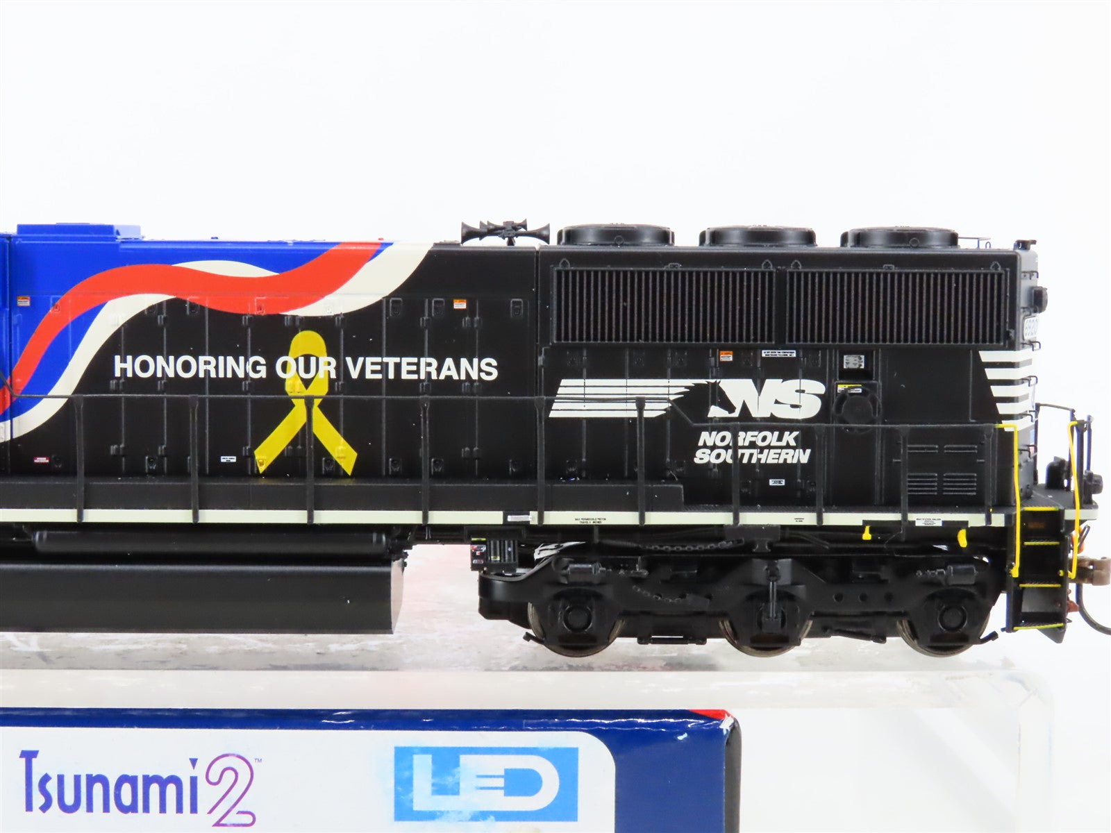 HO Athearn Genesis ATHG65254 NS Veteran's Unit SD60E Diesel #6920 w/DCC & Sound