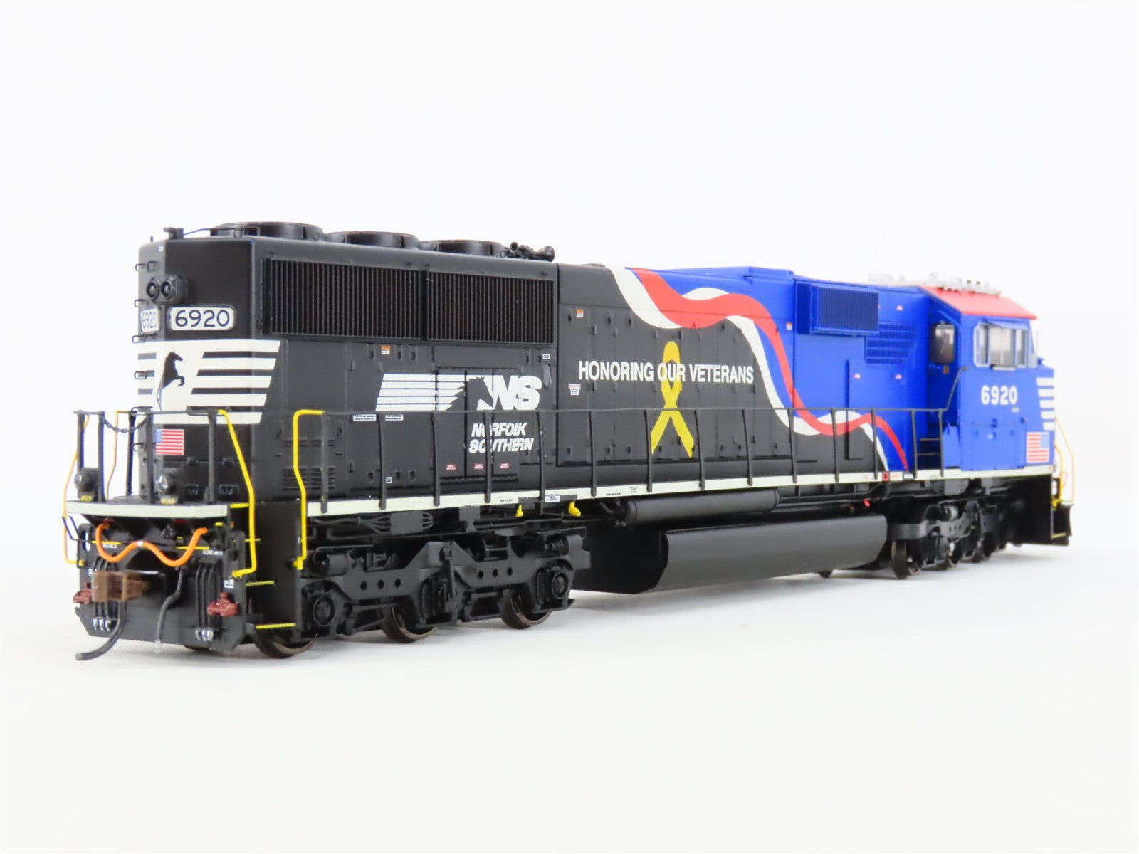 HO Athearn Genesis ATHG65254 NS Veteran's Unit SD60E Diesel #6920 w/DCC & Sound