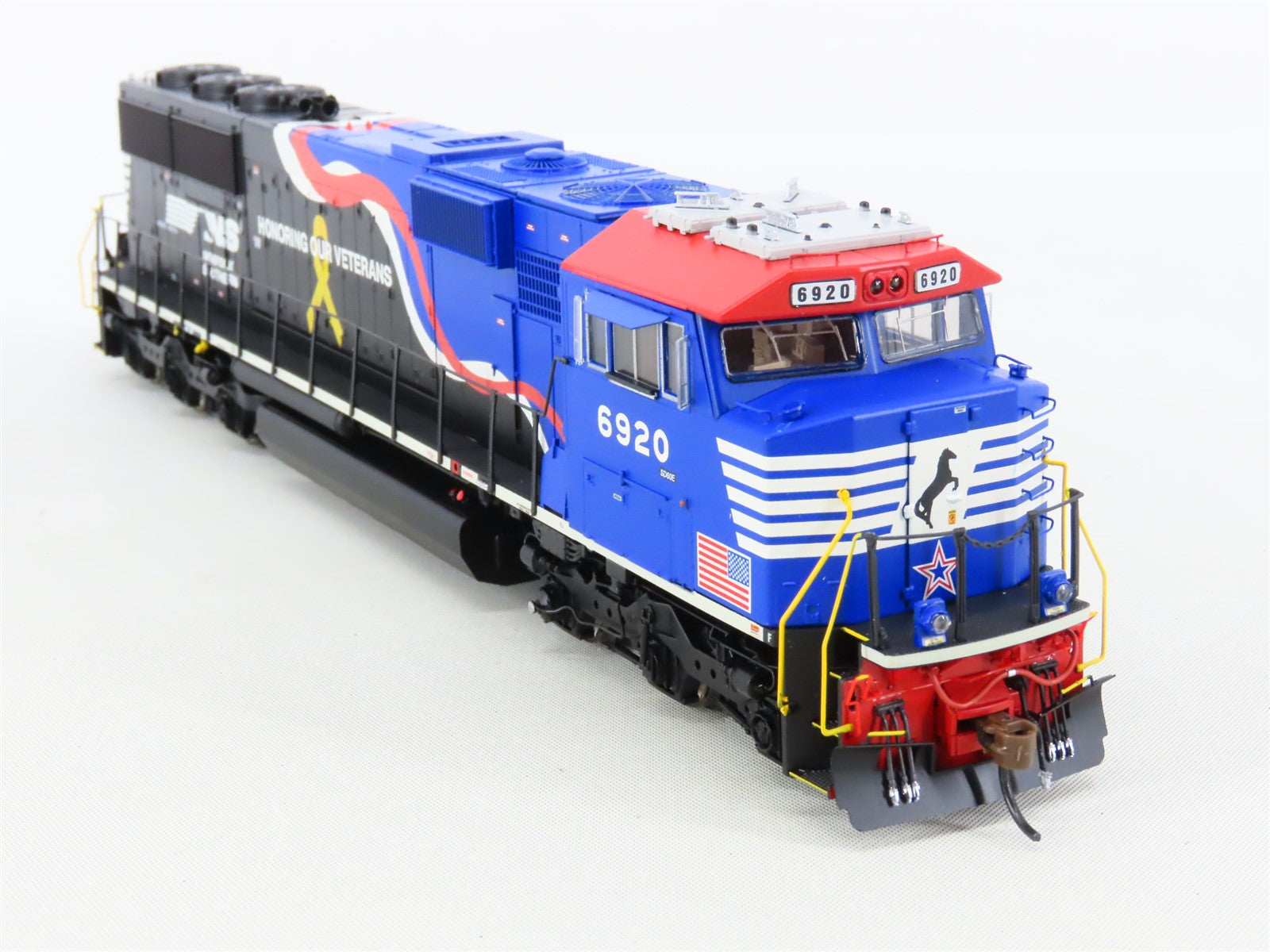 HO Athearn Genesis ATHG65254 NS Veteran's Unit SD60E Diesel #6920 w/DCC & Sound