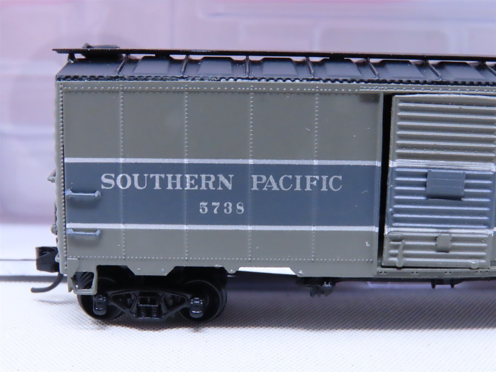 N Scale InterMountain SP Southern Pacific Single Door Box Car #5738
