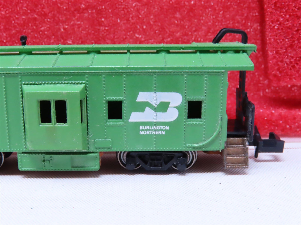 N Scale Con-Cor 0001-01251F BN Burlington Northern Bay Window Caboose #1335