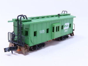 N Scale Con-Cor 0001-01251F BN Burlington Northern Bay Window Caboose #1335