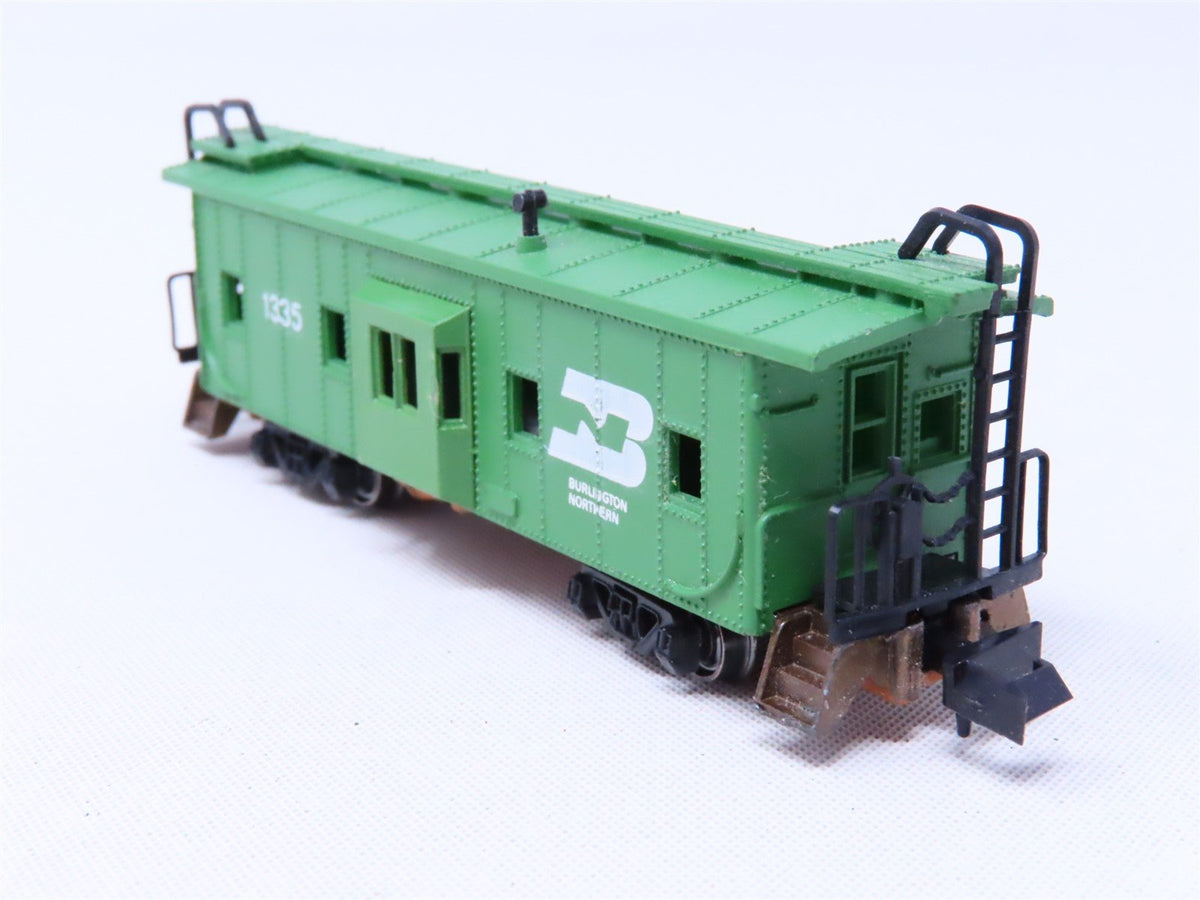 N Scale Con-Cor 0001-01251F BN Burlington Northern Bay Window Caboose #1335