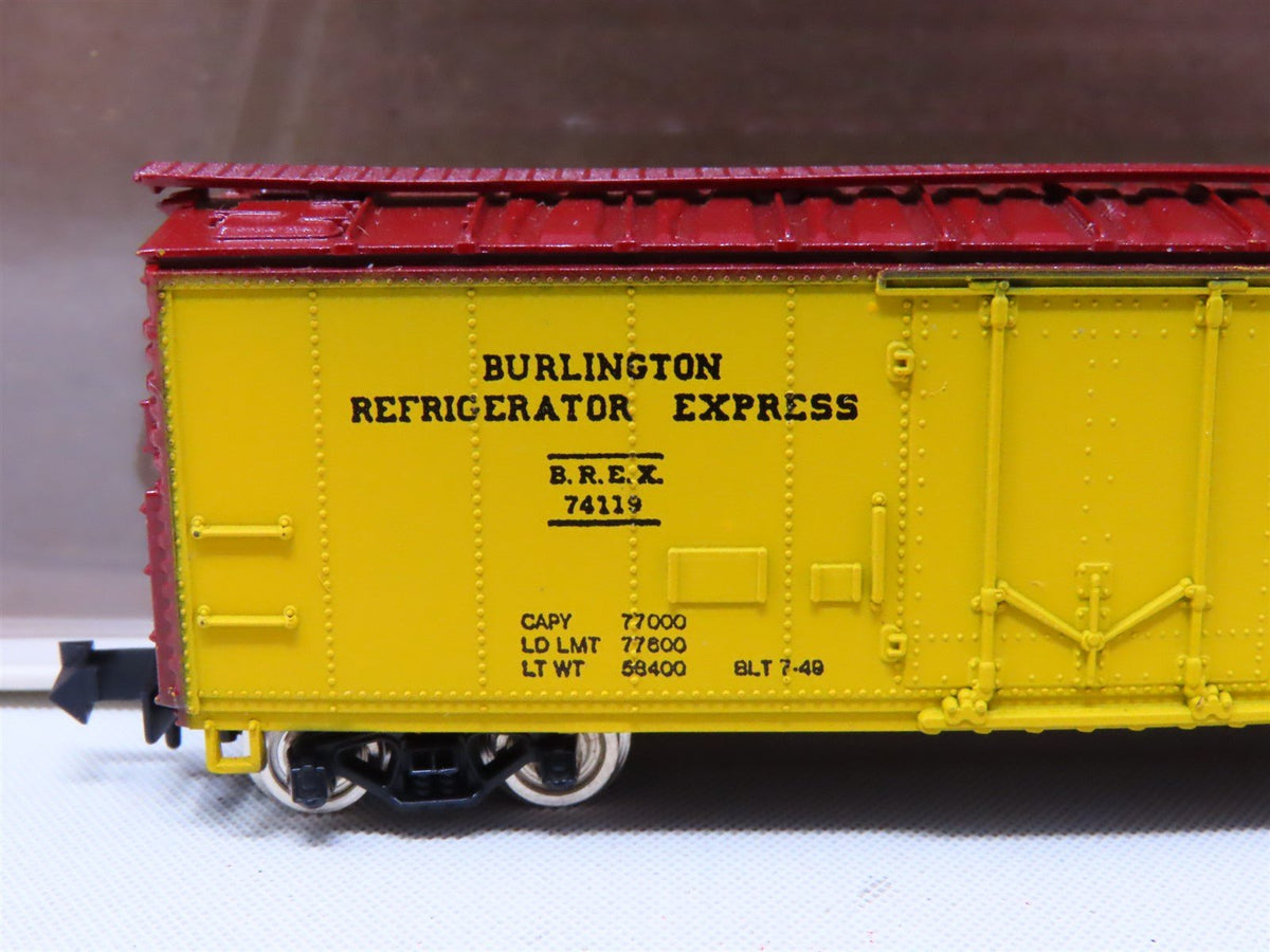 N Scale Con-Cor 1051-X BREX Burlington Route 40&#39; Steel Reefer #74119