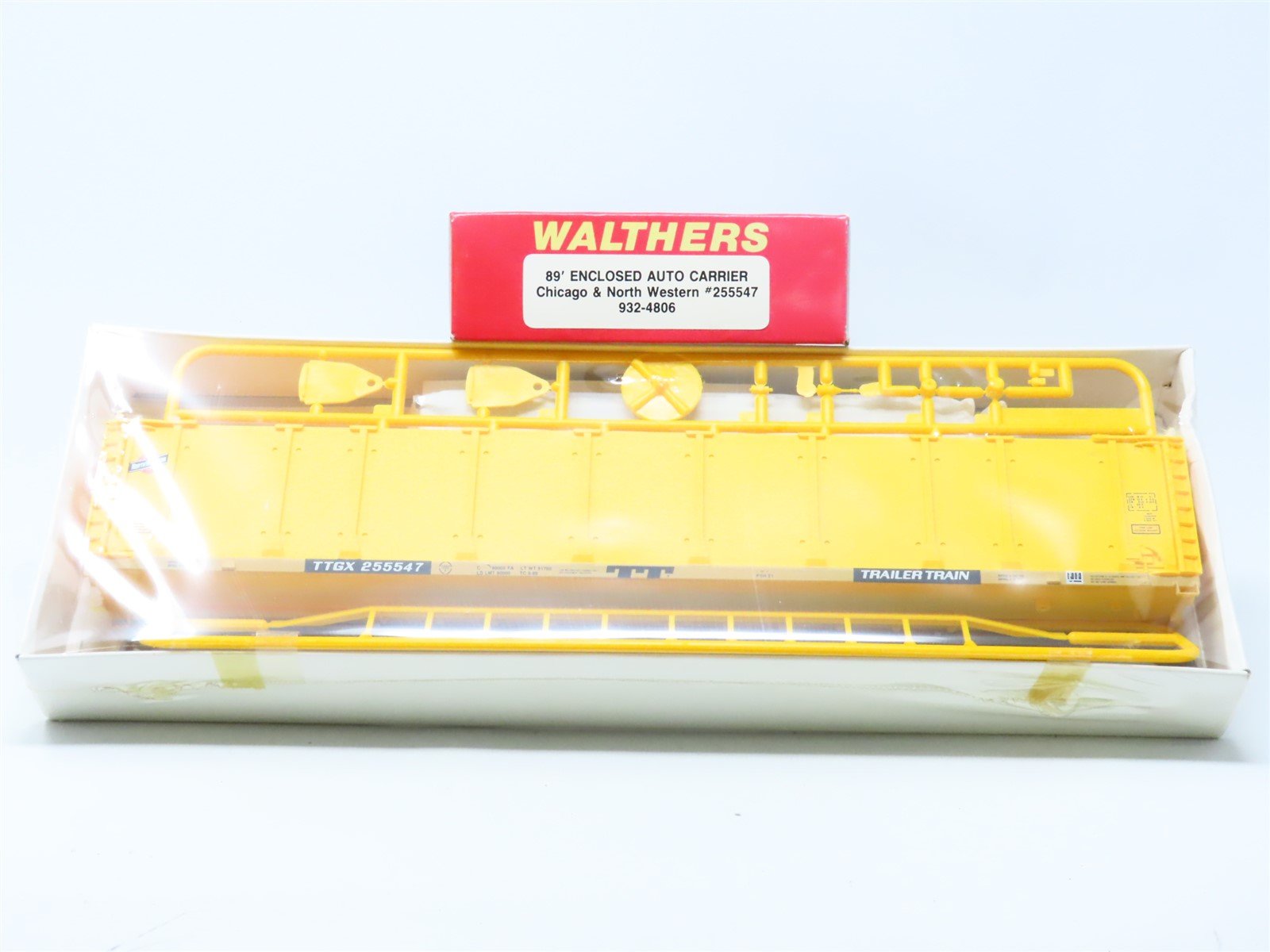 HO Scale Walthers Kit #932-4806 TTGX CNW 89' Enclosed Auto Carrier #255547