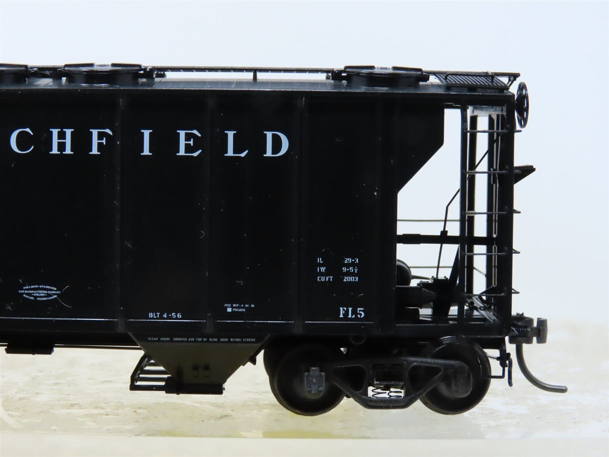 HO Scale Kadee #8310 CRR Clinchfield 2-Bay Covered Hopper #60133