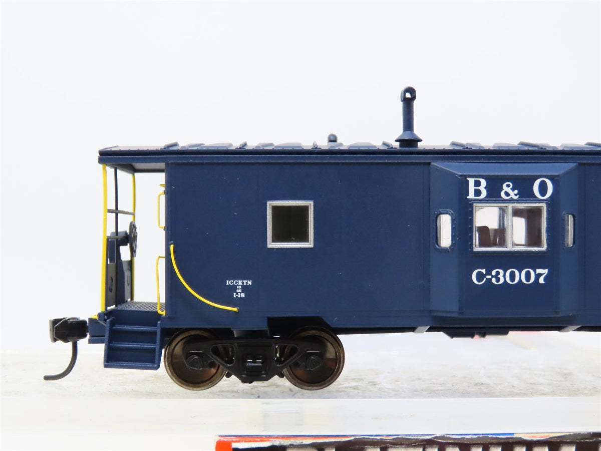 HO Walthers Platinum #932-40456 B&amp;O Baltimore &amp; Ohio Bay Window Caboose #C-3007