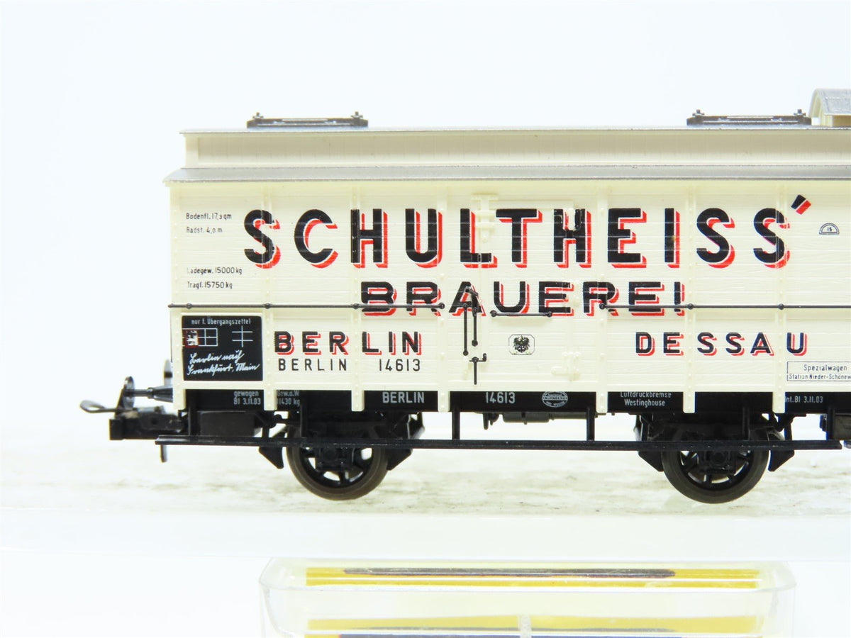 HO Scale Trix 52361851 Berlin &quot;Schultheiss&#39; Brauerei&quot; Beer Reefer #14613