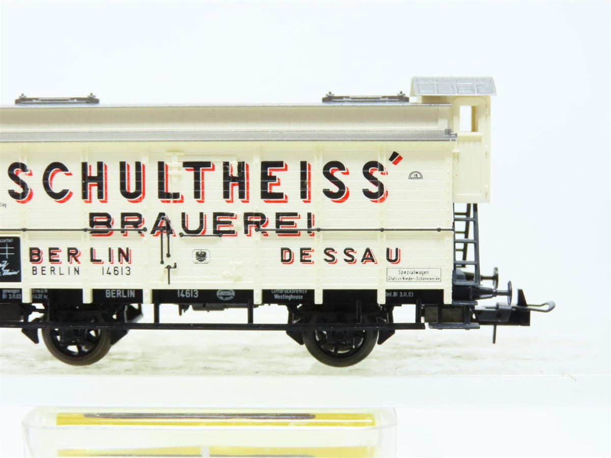 HO Scale Trix 52361851 Berlin &quot;Schultheiss&#39; Brauerei&quot; Beer Reefer #14613