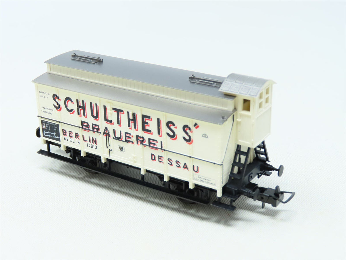 HO Scale Trix 52361851 Berlin &quot;Schultheiss&#39; Brauerei&quot; Beer Reefer #14613