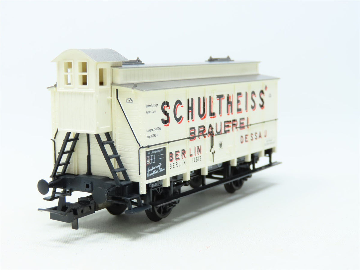 HO Scale Trix 52361851 Berlin &quot;Schultheiss&#39; Brauerei&quot; Beer Reefer #14613