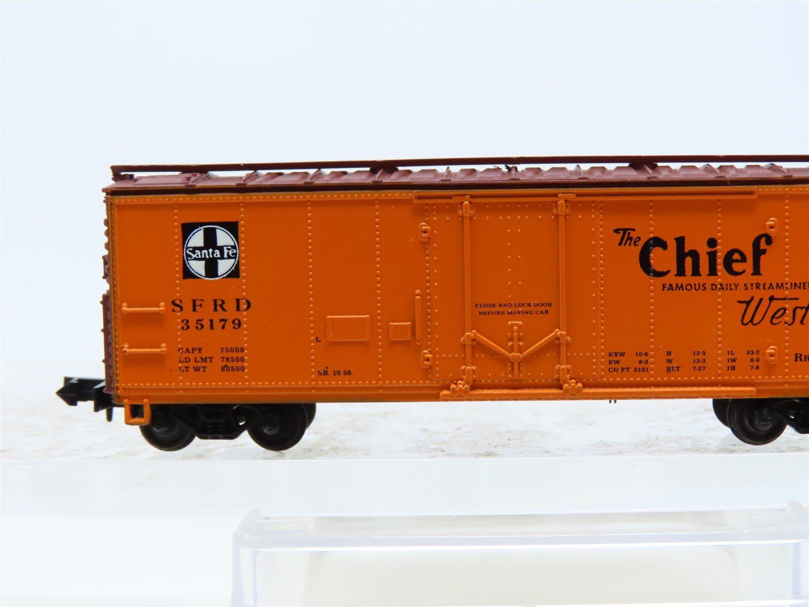 N Scale Con-Cor 001-008851 SFRD Santa Fe 'The Chief' 40' Reefer #35179