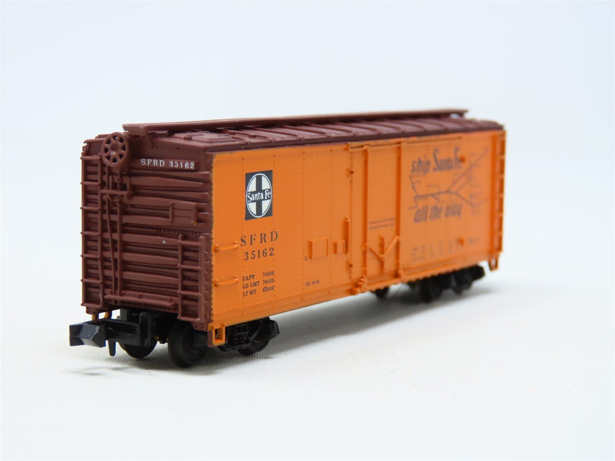 N Scale Con-Cor 001-008850 SFRD Santa Fe &#39;Scout&#39; 40&#39; Steel Reefer #35162