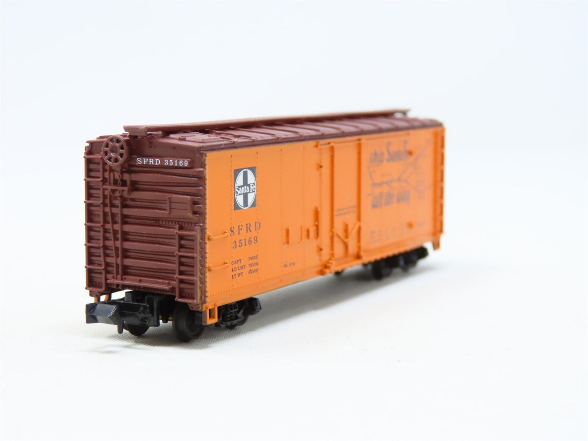 N Scale Con-Cor 001-008850 SFRD Santa Fe &#39;The Chief&#39; 40&#39; Reefer #35169