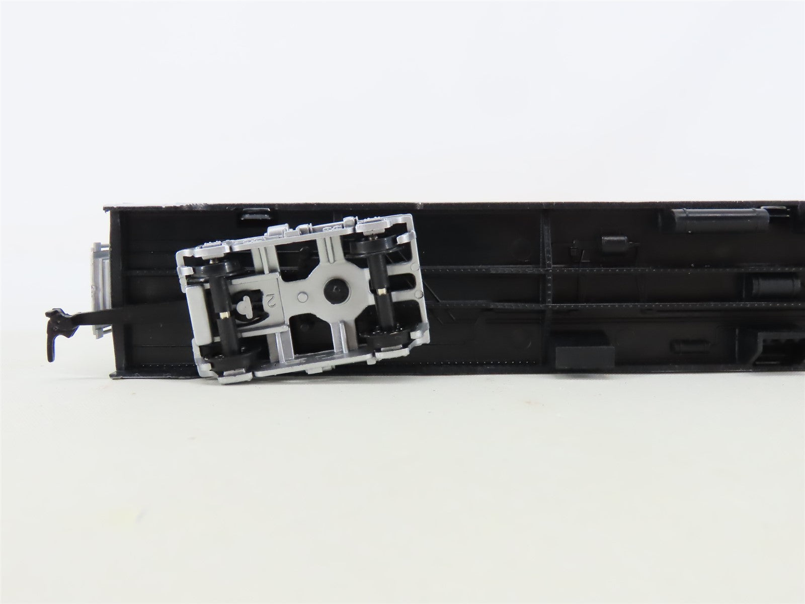 HO Scale IHC 47986 PC Penn Central P-S Corrugated-Side Sleeper Passenger #4202
