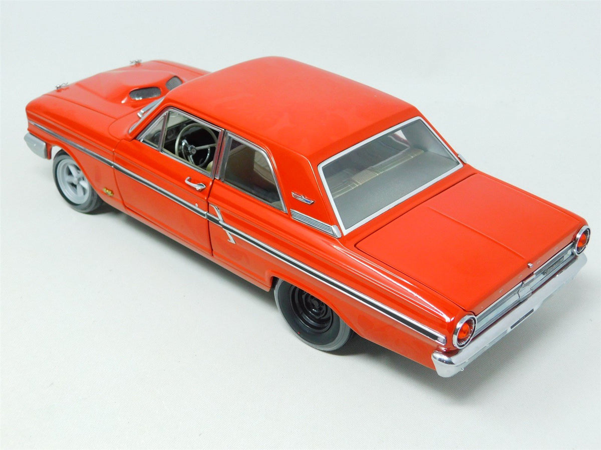 1:18 Scale RC2 American Muscle Authentics 33767 1964 Ford Fairlane Thunderbolt