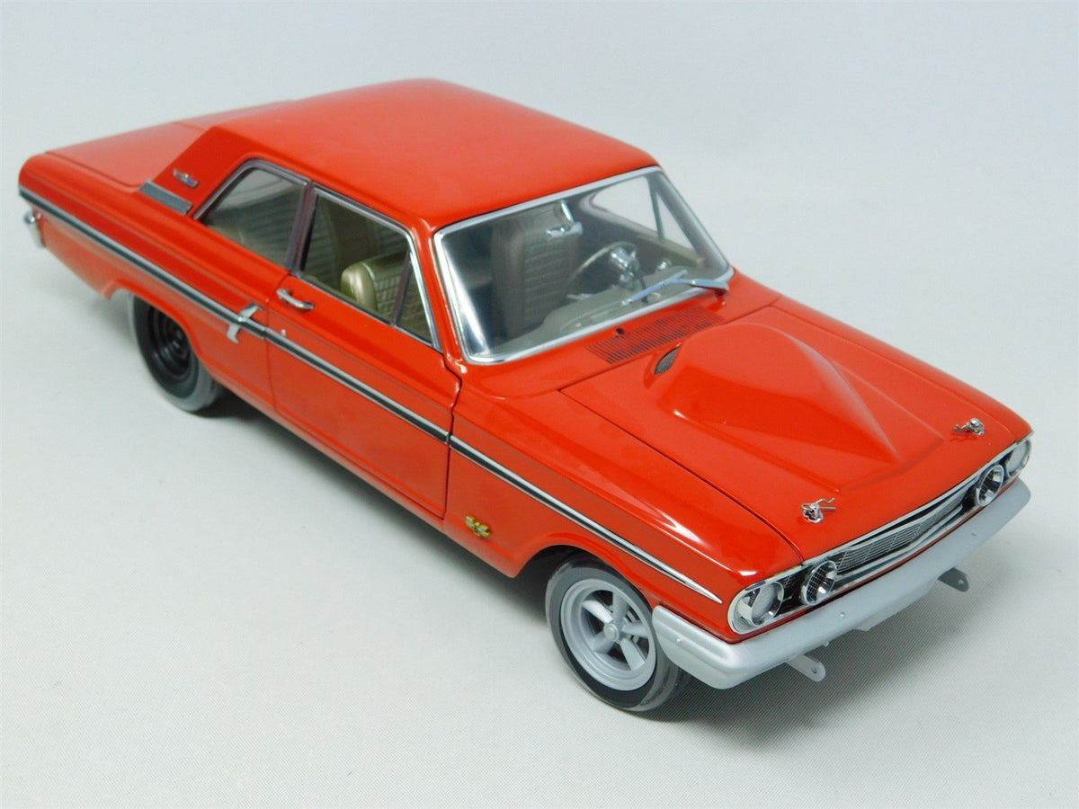 1:18 Scale RC2 American Muscle Authentics 33767 1964 Ford Fairlane Thunderbolt