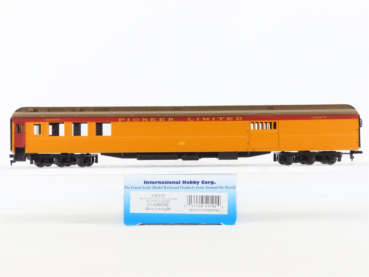 HO Scale IHC Premier Series #49192 CM&amp;StP Pioneer Limited Combine Passenger #105