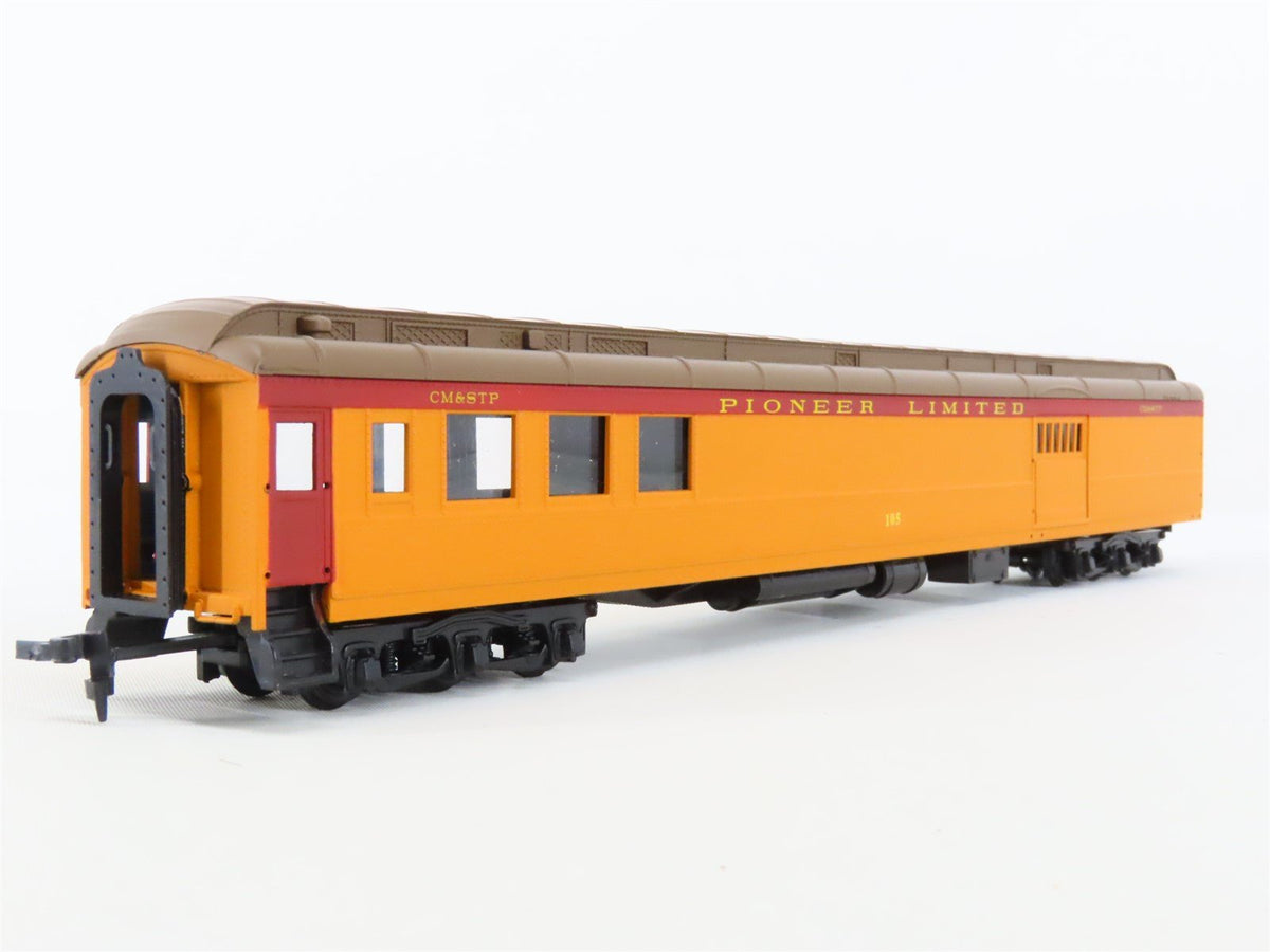 HO Scale IHC Premier Series #49192 CM&amp;StP Pioneer Limited Combine Passenger #105