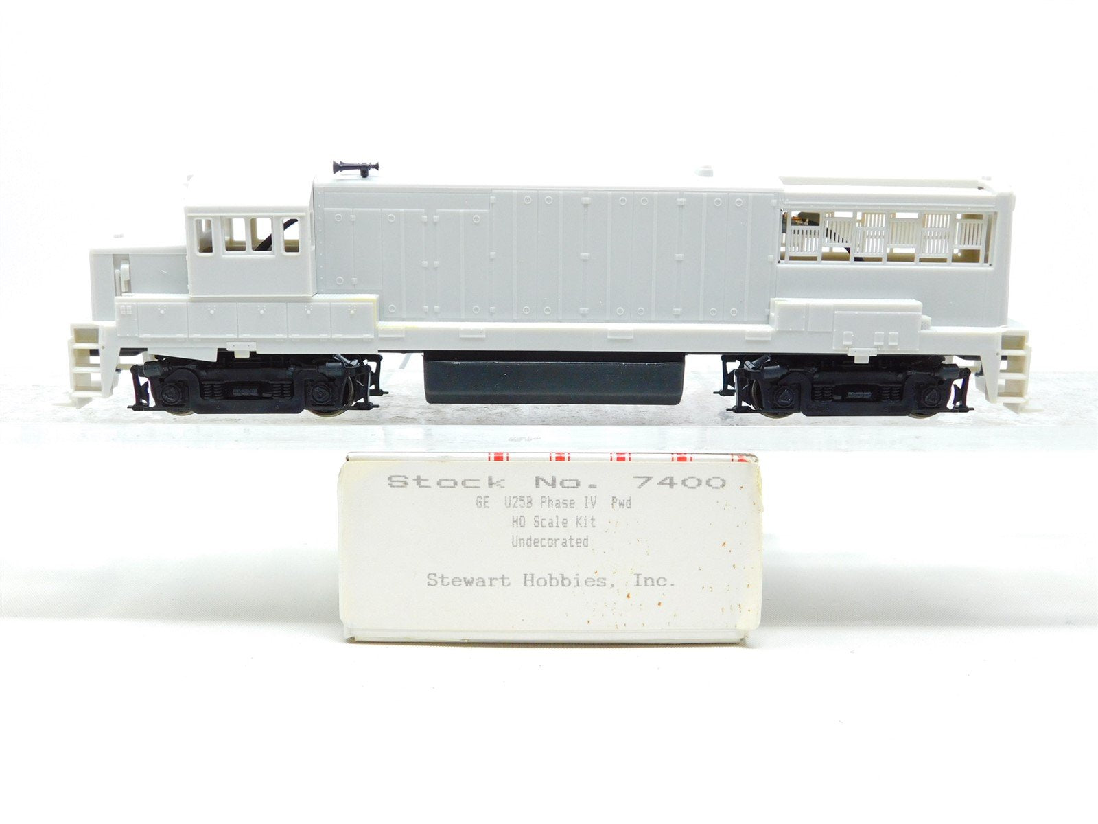 HO Scale Stewart Hobbies 7400 Undecorated U25B Diesel Locomotive