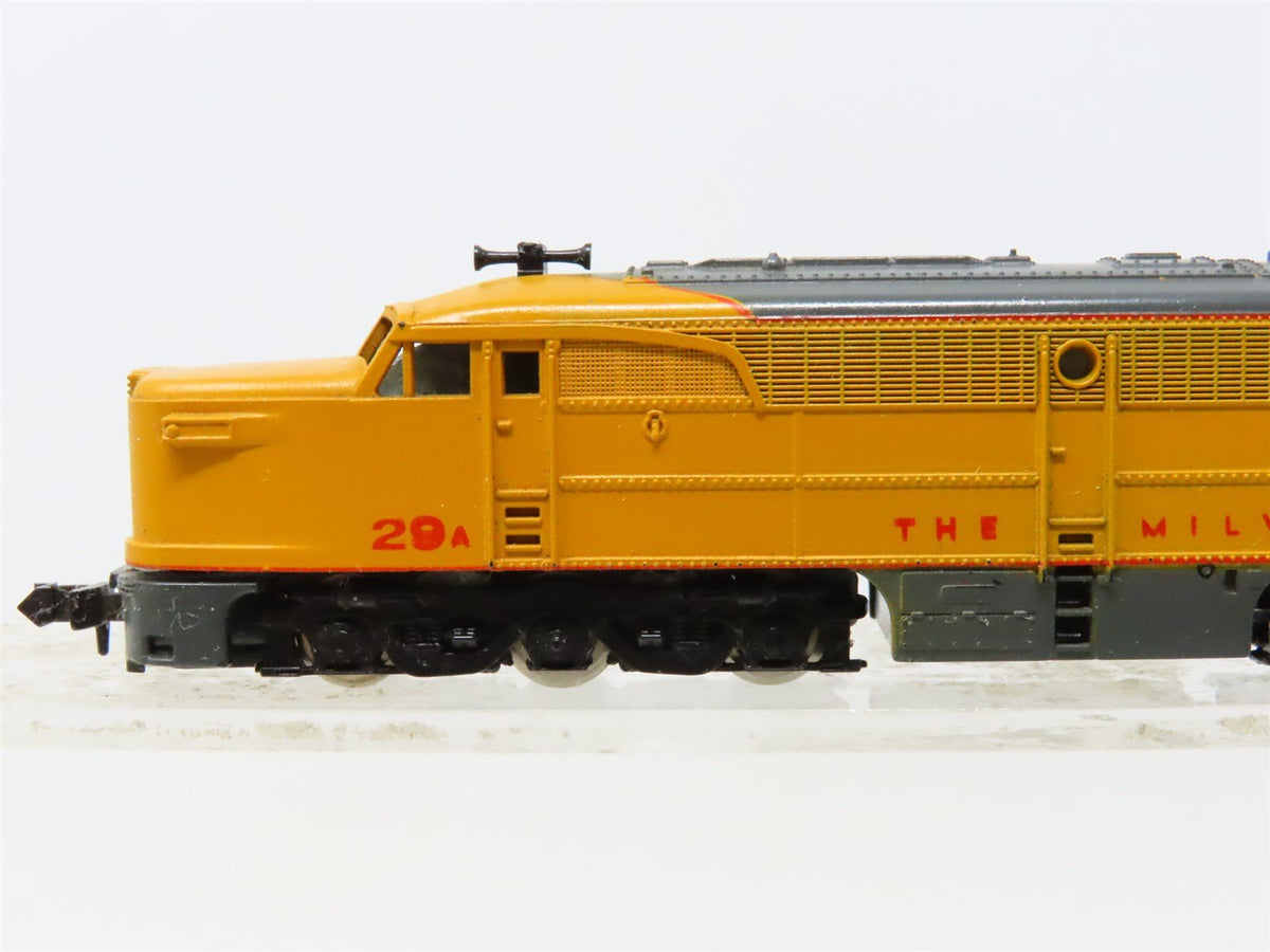 N Scale Con-Cor MILW Milwaukee Road PA-1 Diesel Locomotive #29A