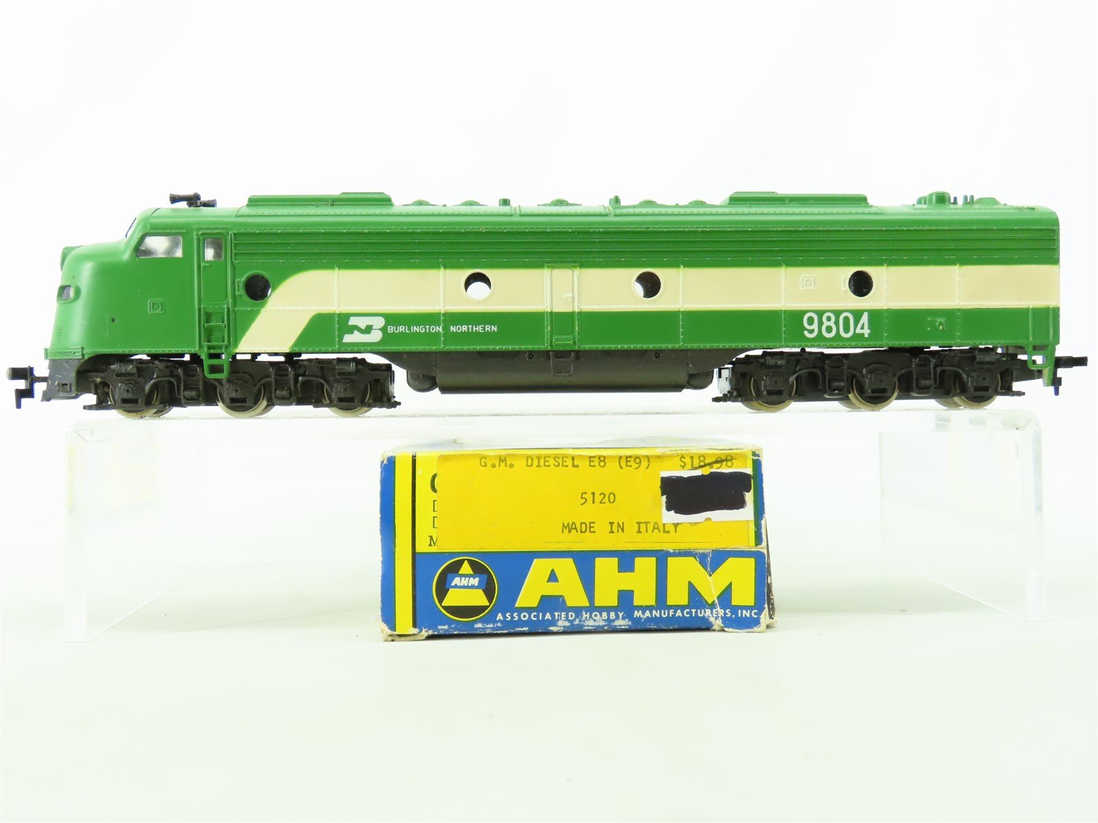 HO Scale AHM/Rivarossi 5120 BN Burlington Northern EMD E8/9A Diesel #9804