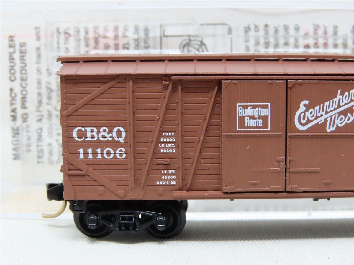 N Scale Micro-Trains MTL 29060 CB&amp;Q Burlington 40&#39; Outside Braced Box Car #11106