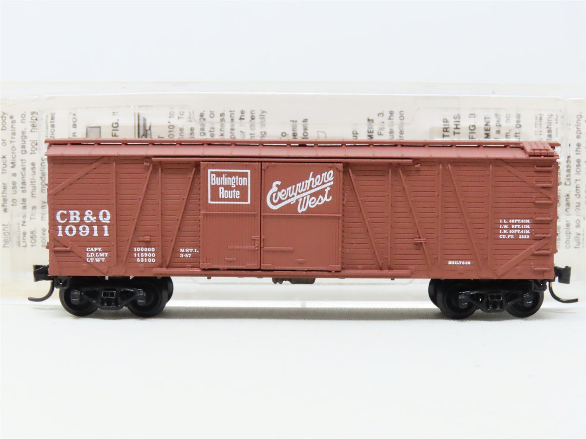N Scale Micro-Trains MTL 29060 CB&amp;Q Burlington 40&#39; Outside Braced Box Car #10911