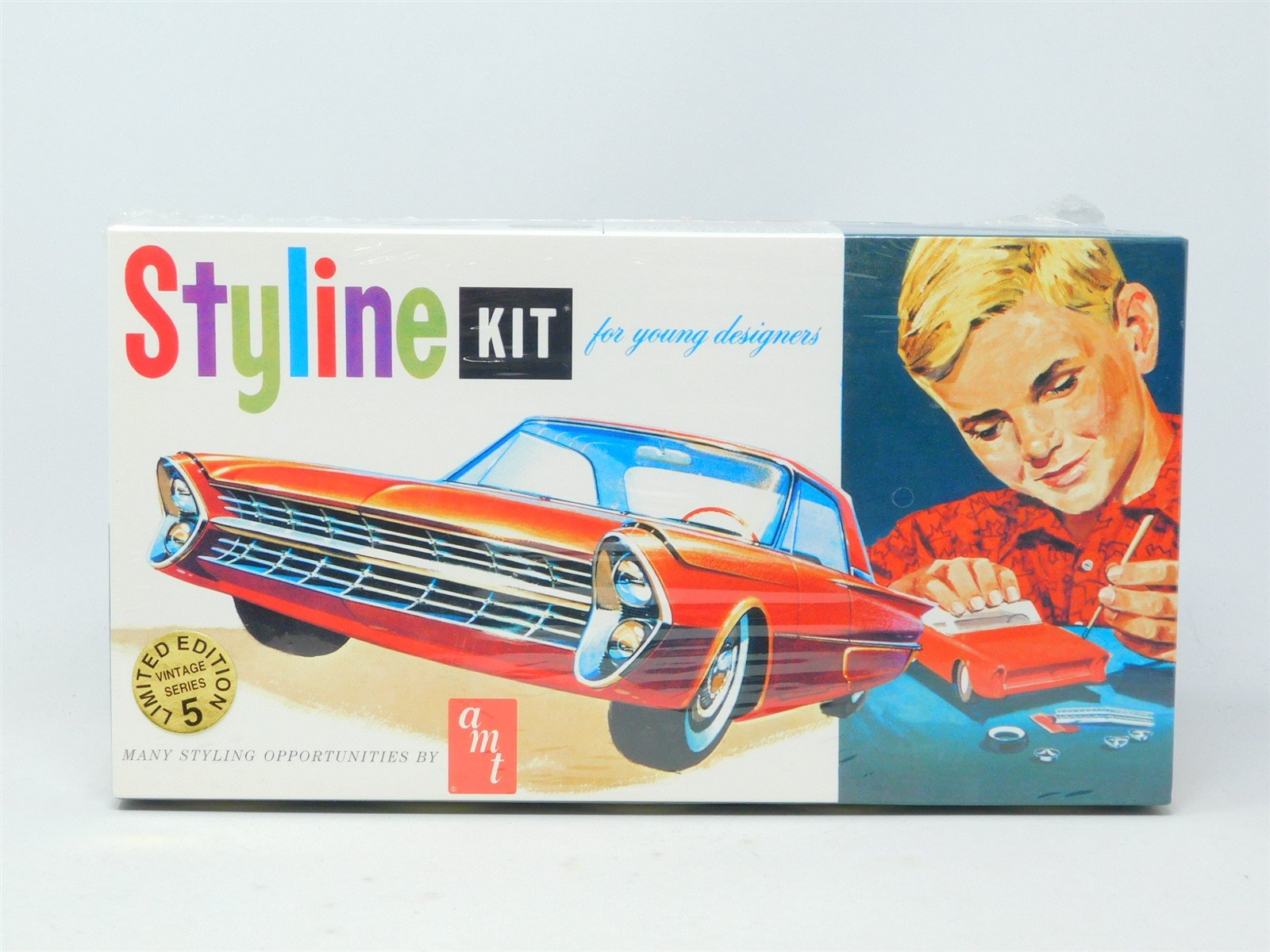 1:24 Scale AMT Ertl Model Car Kit #200 Ford Galaxie Styline - SEALED