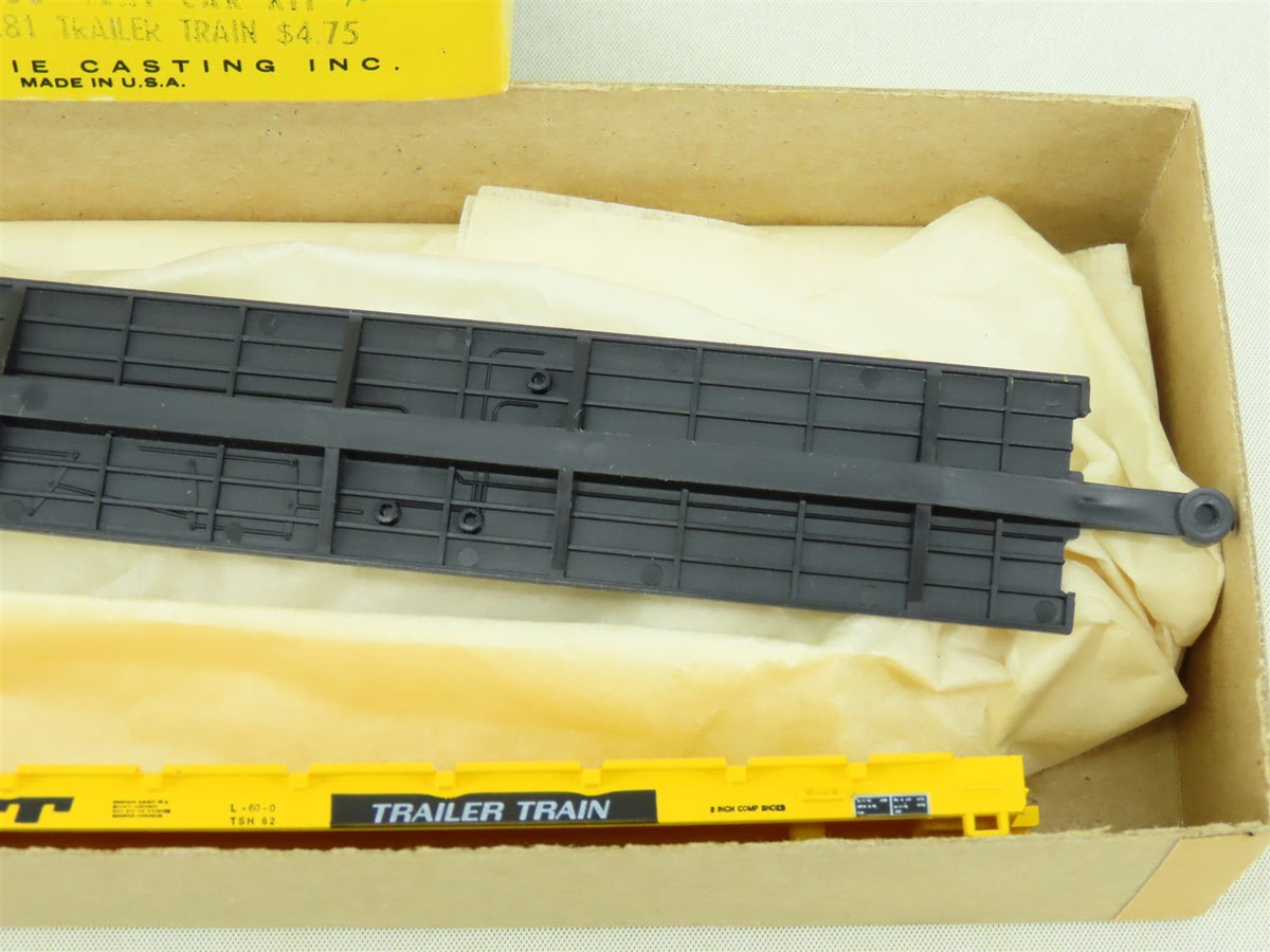 HO Scale Roundhouse 1281 MTTX Trailer Train 60&#39; Flat Car #98051 Kit