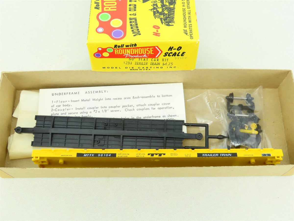 HO Scale Roundhouse 1281 MTTX Trailer Train 60&#39; Flat Car #98104 Kit