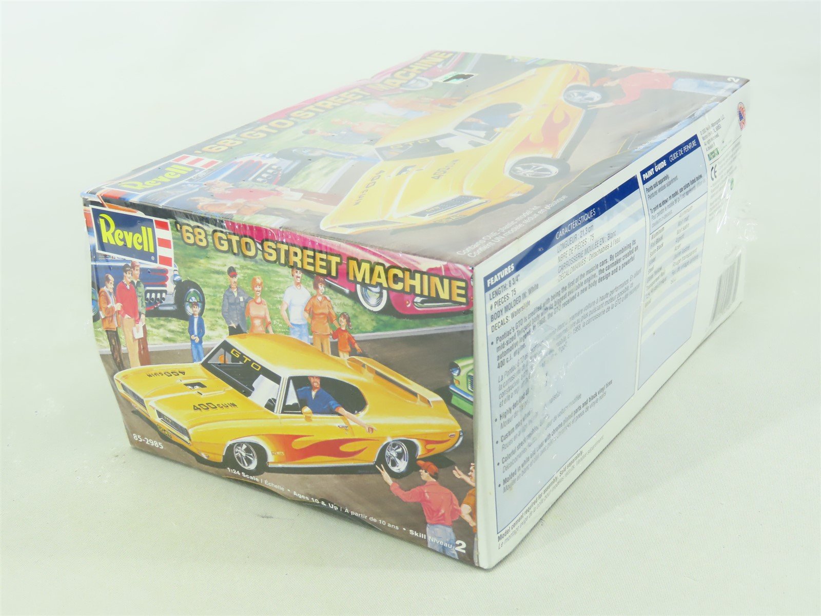 1:24 Scale Revell Plastic Model Car Kit #85-2985 '68 GTO