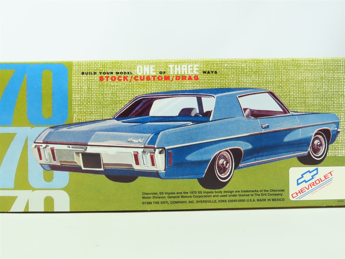 1:25 Scale AMT Ertl Model Car Kit #6172 &#39;70 Chevrolet SS Impala