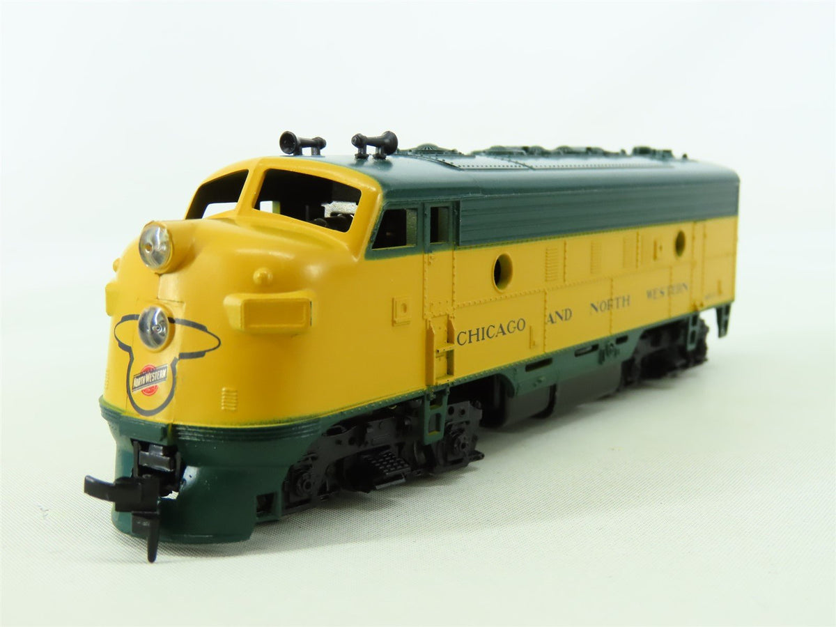 HO Scale Athearn 3131 CNW Chicago &amp; North Western EMD F7A Diesel #4072-A