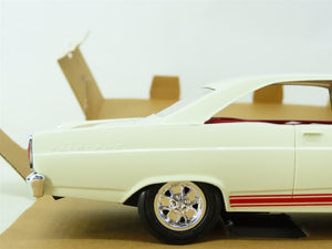 1:25 Scale AMT Ertl Plastic Model Car #6253 1966 Ford Fairlane GT/A