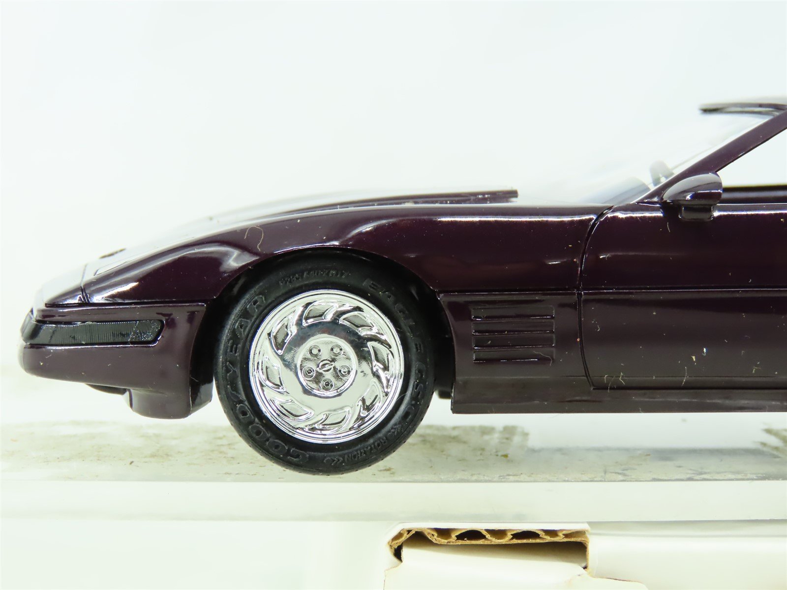 1:25 Scale AMT Ertl Plastic Model Car #6610 1993 Corvette ZR-1