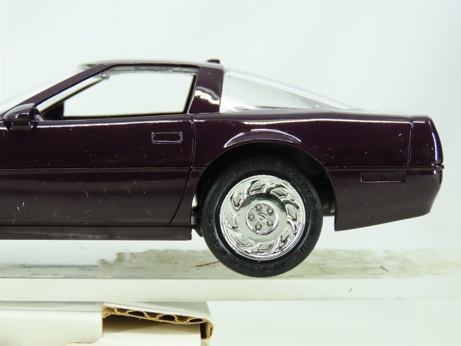 1:25 Scale AMT Ertl Plastic Model Car #6610 1993 Corvette ZR-1