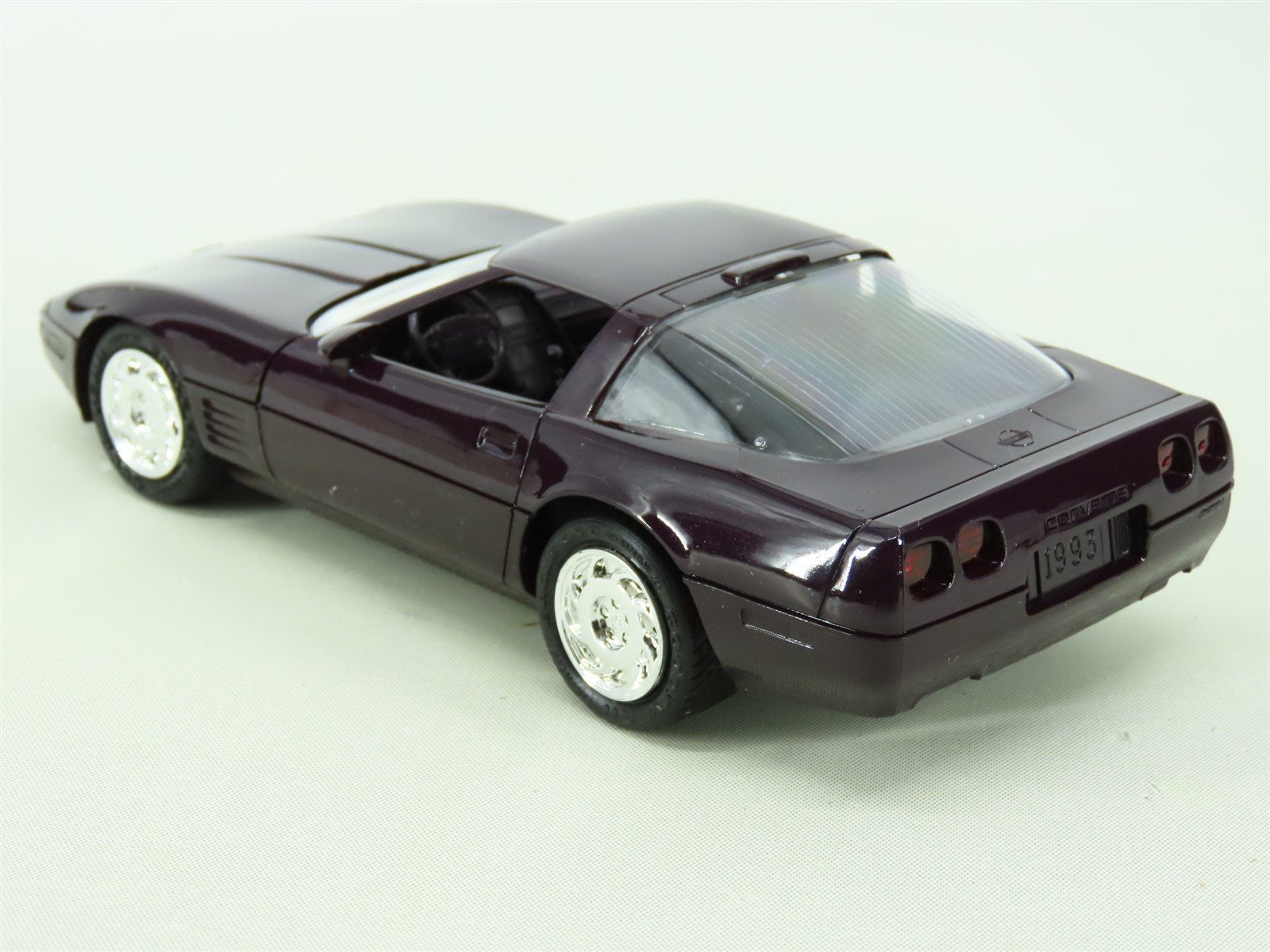 1:25 Scale AMT Ertl Plastic Model Car #6610 1993 Corvette ZR-1