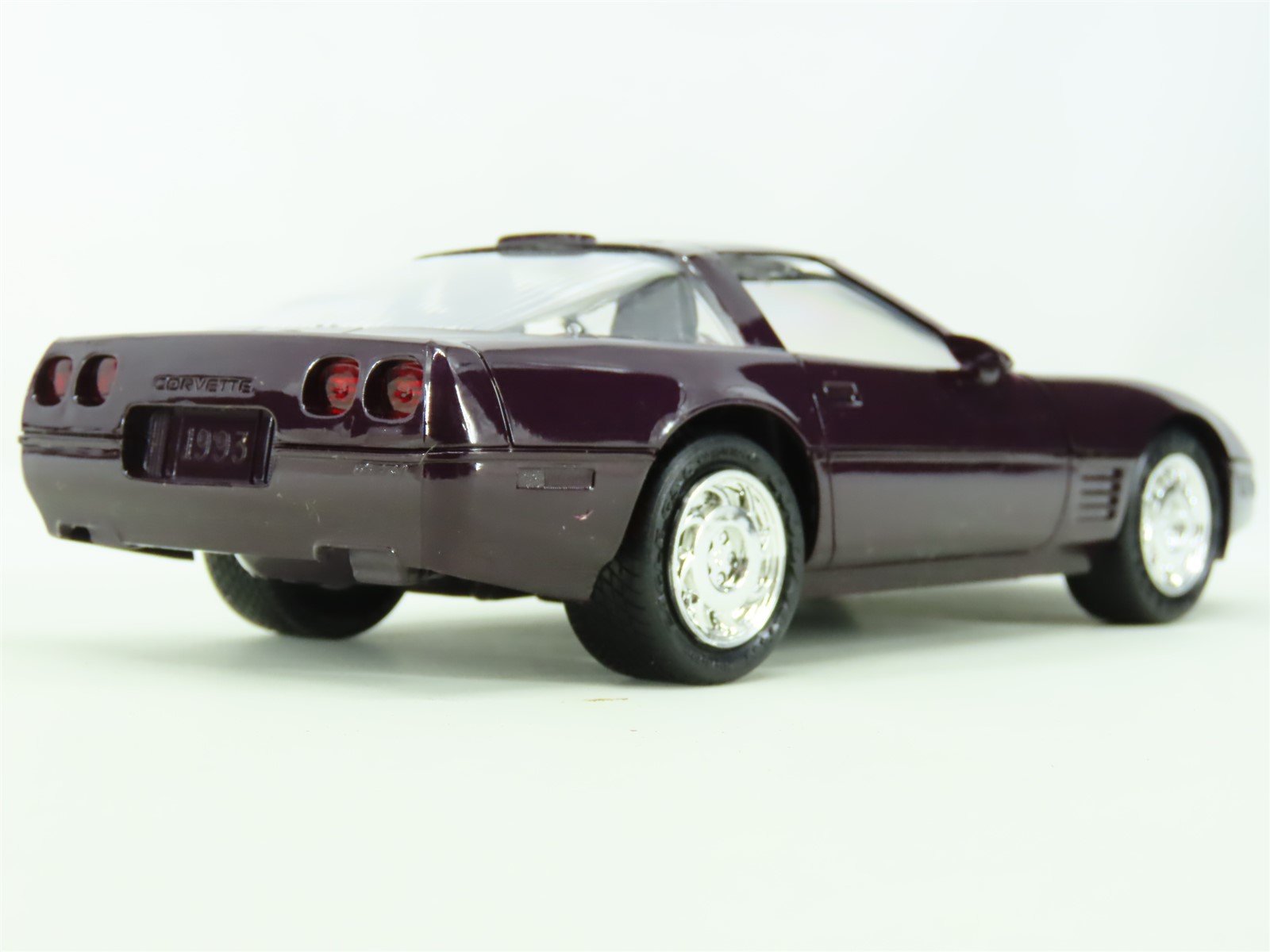 1:25 Scale AMT Ertl Plastic Model Car #6610 1993 Corvette ZR-1