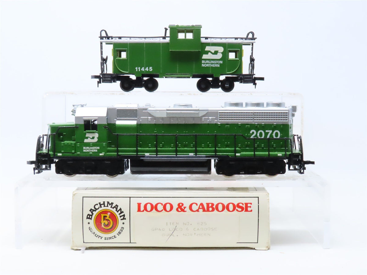 HO Scale Bachmann 825 BN Burlington Northern GP40 Diesel Locomotive w/Caboose