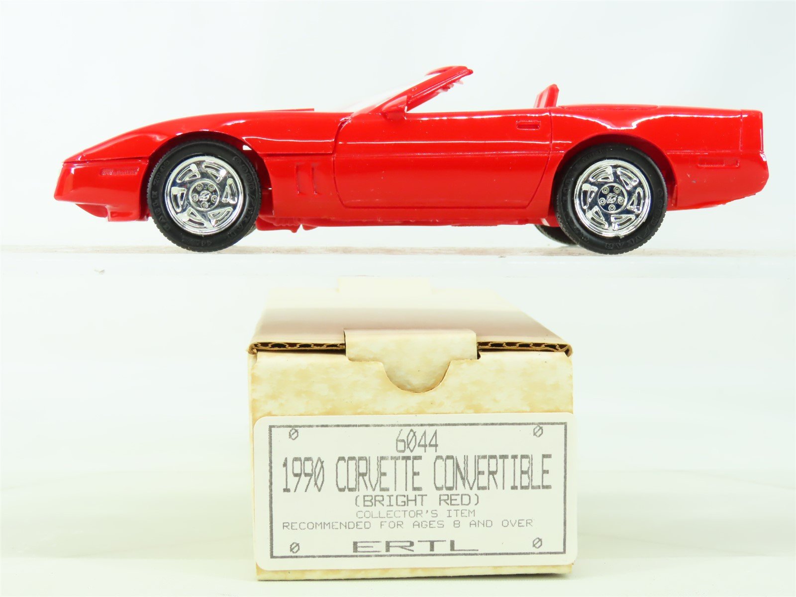 1:25 Scale AMT Ertl Plastic Model Car #6044 1990 Corvette Convertible